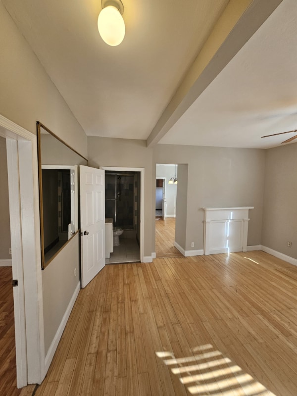 Foto del edificio - 809 Eastern Ave NE