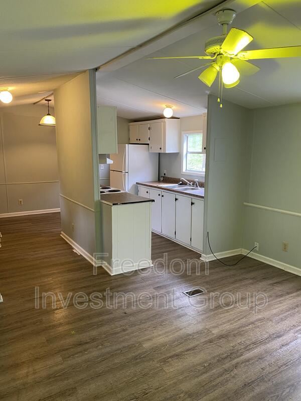 Primary Photo - 1412 Colony Park Dr