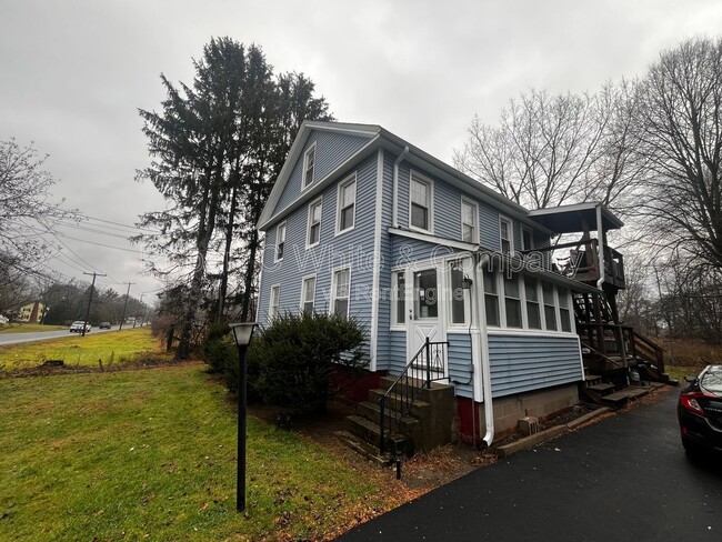 Foto del edificio - 98 N Grand St