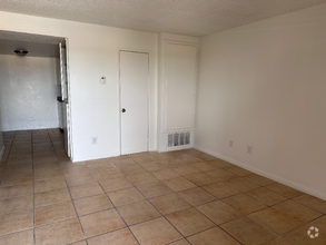 Building Photo - 18125 Poinciana Rd