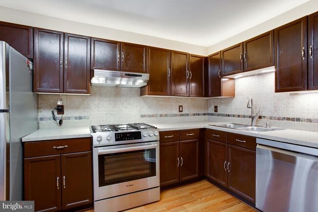 Building Photo - 21707 Leatherleaf Cir
