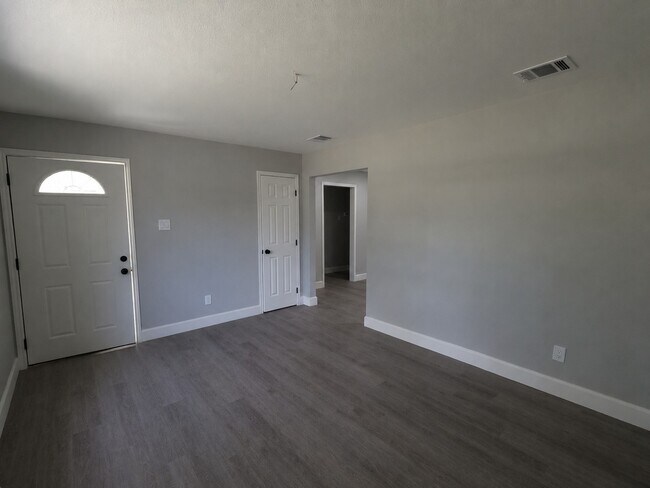 Foto del edificio - 6622 Cobalt St