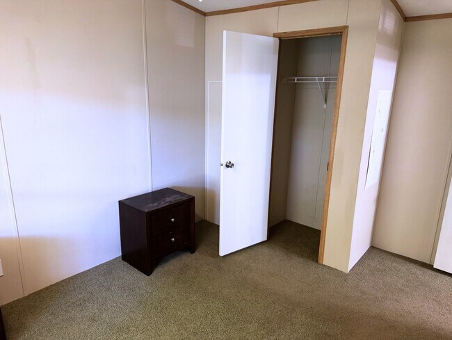 Foto del edificio - 7107 Timber Ridge Center
