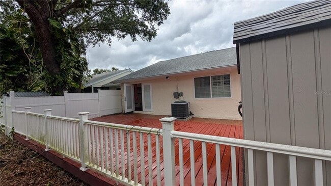 Foto del edificio - 4000 Poinciana Ct
