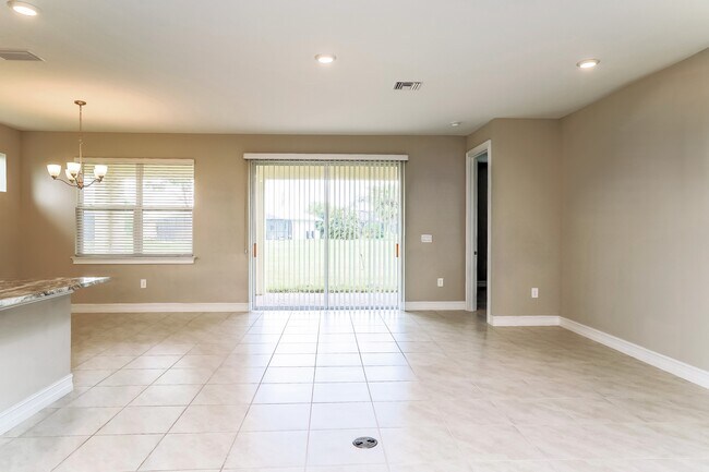 Foto del edificio - 603 Vinca Rosea