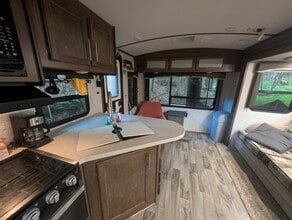 Building Photo - 300 Camelot Shore Dr