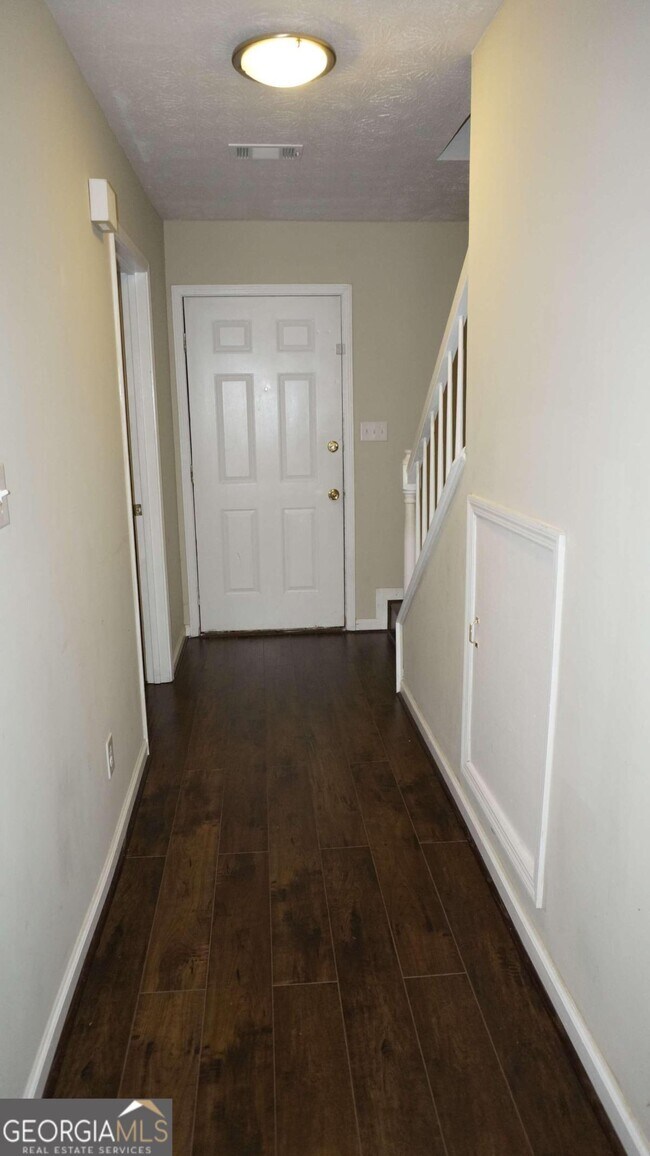 Foto del edificio - 2888 Webb Bridge Rd