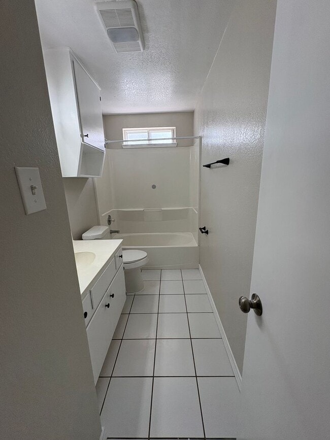 Foto del edificio - 1310 Goodhue Dr