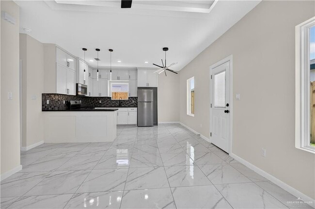 Building Photo - 1301 Woodland Trails