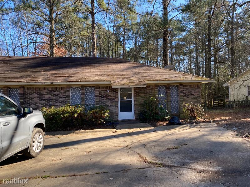 Primary Photo - 2 br, 1 bath Townhome - 167 Mccluer Rd Apt B