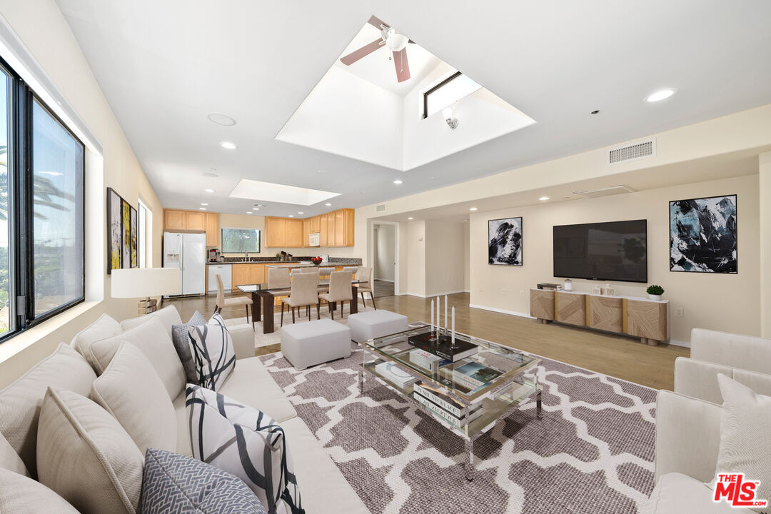 Foto principal - 6815 Baird Ave