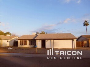 Building Photo - 1128 W Hermosa Dr