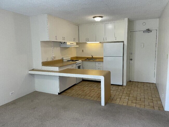 Building Photo - DIAMOND HEAD HILLSIDE 2/1/1 sec, A/C, lanai
