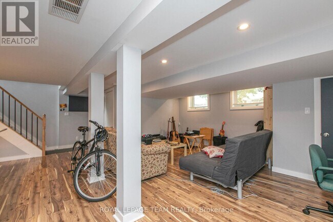 Building Photo - 1579 Digby St