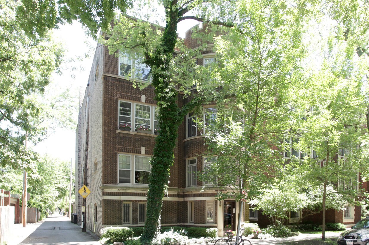 Building Photo - 5025 S Woodlawn Ave