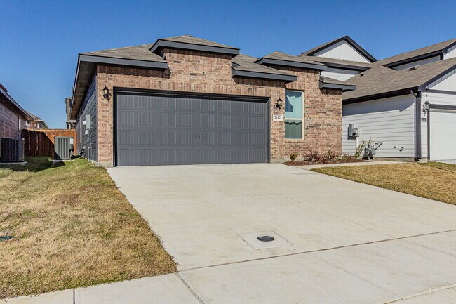 Building Photo - "Beautiful 3-Bedroom 2-Bath Oasis in Forney, TX: Spacious Living!"