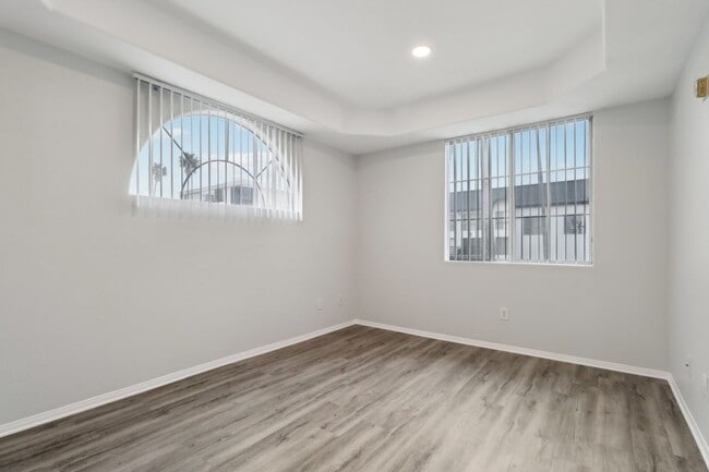 Interior Photo - 115 North Wetherly Drive