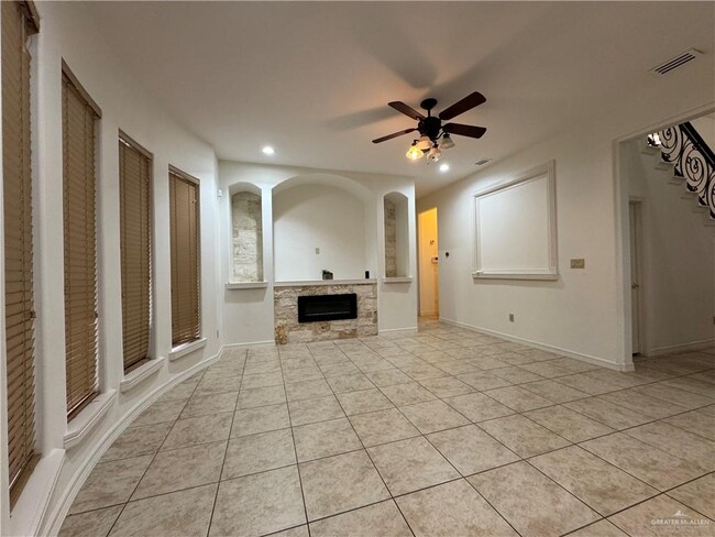 Building Photo - 4012 Ulex Ave