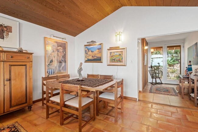 Building Photo - Stunning ocean views from this American Ri...