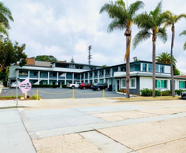 Building Photo - AVAILABLE NOW! STUDIO APARTMENTS IN THE HEART OF LA JOLLA! ONLY $1,700/mo