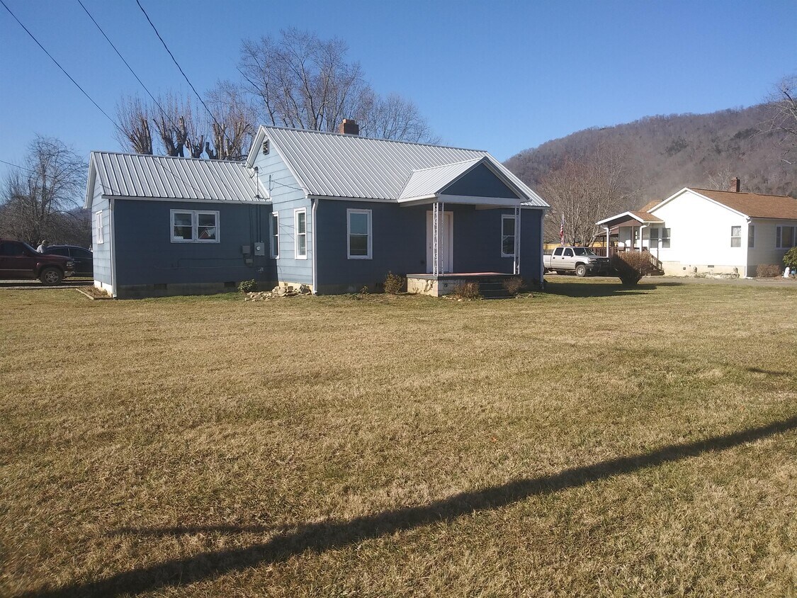 Primary Photo - 26 Harry Rogers Rd