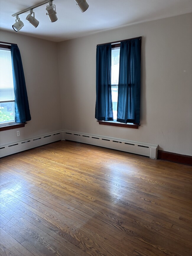 Building Photo - 77 Lafayette St