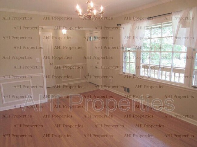 Building Photo - 3744 Spearman Dr