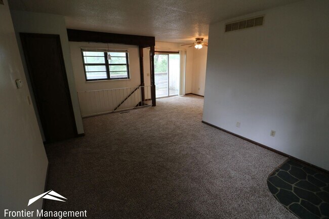 Foto del edificio - 4 br, 2 bath House - 824 Dondee Dr.