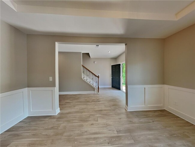 Building Photo - 511 Slyfox Ln