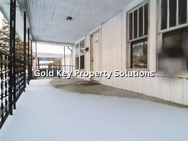 Foto del edificio - 2 BR 1 BA House with Dining Room and Basement SECTION 8 APPROVED