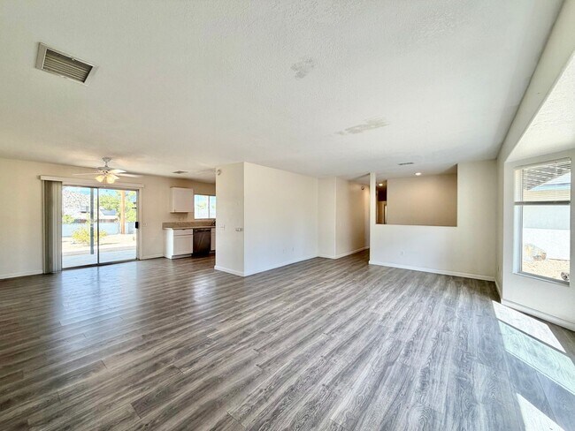 Foto del edificio - 57826 Joshua Ln