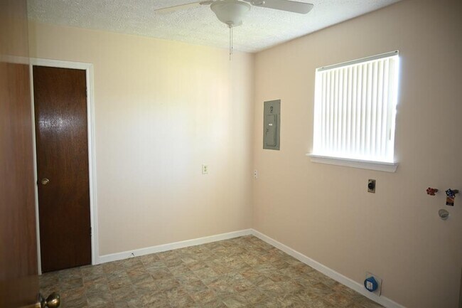 Foto del edificio - 1311 Runneburg Rd