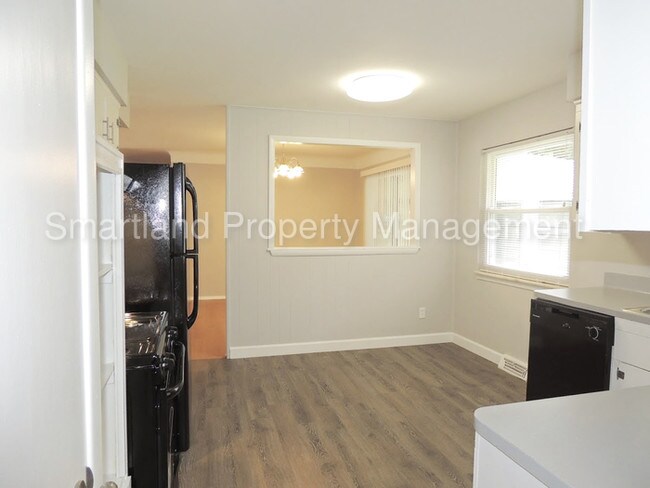 Building Photo - 376 Royal Oak Blvd