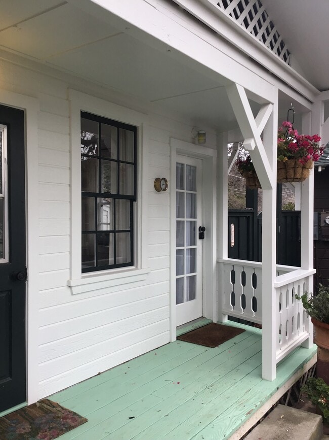 Building Photo - 11611 Garden Ct
