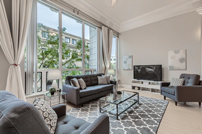 Foto del edificio - 3323 N Paulina St