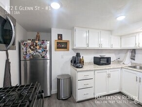 Building Photo - 872 E Glenn St