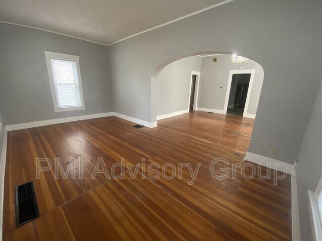 Foto del edificio - 1320 SW Mulvane St