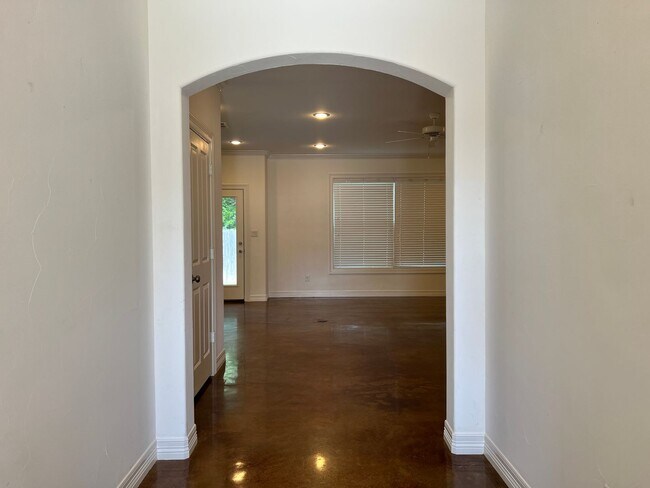 Foto del edificio - 2976 Elkton Trail