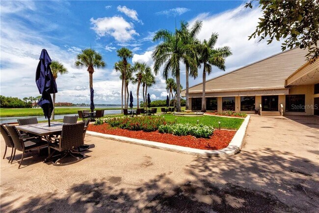 Building Photo - 2612 Cove Cay Dr