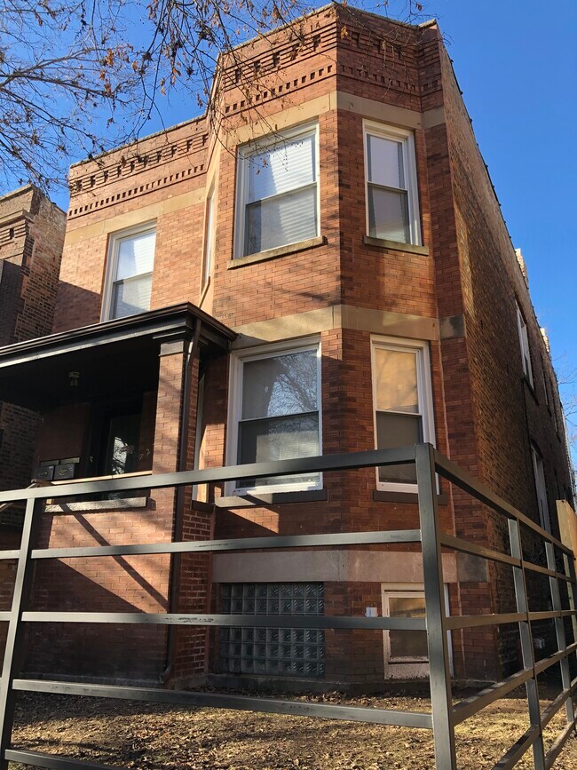 Building Photo - 7220 S Constance Ave