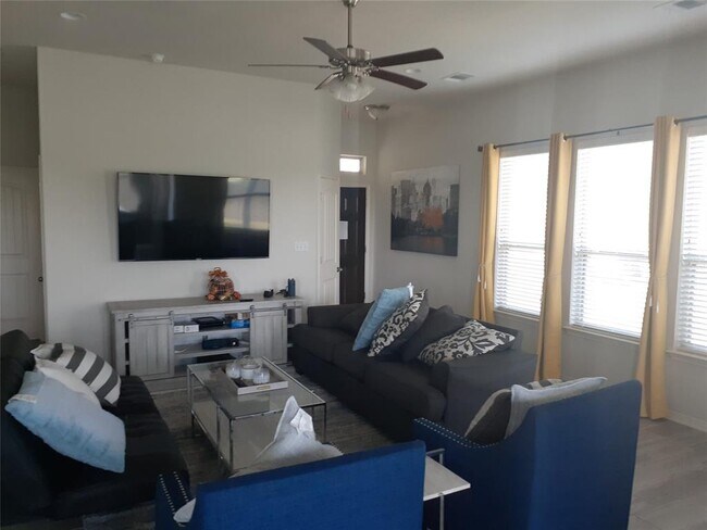 Building Photo - 876 Centerra Hills Cir