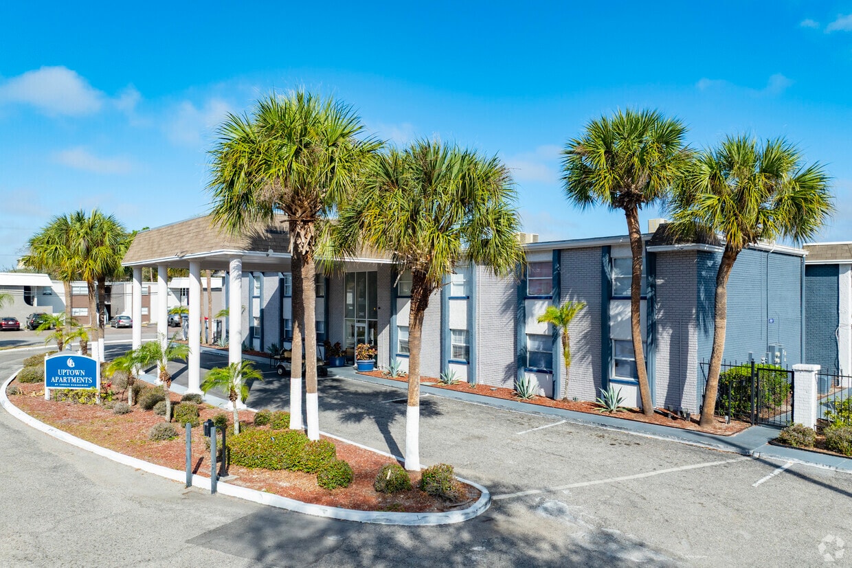 Uptown Apartments - Uptown Apartments