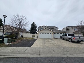 Building Photo - 3206 Meadow Glen Ln