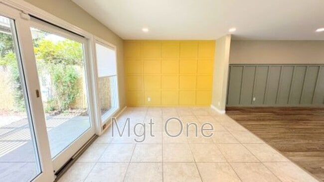 Building Photo - 5176 Piccadilly Cir
