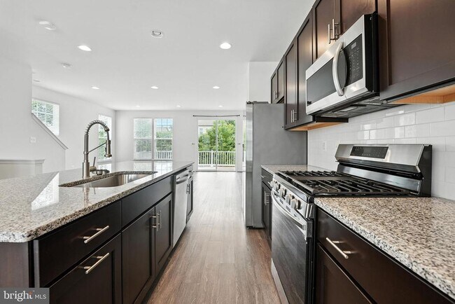 Foto del edificio - 8162 Agnes Ln