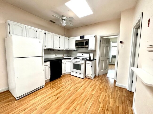 Photo - Great 2 bed, 2 bath near Lechmere House