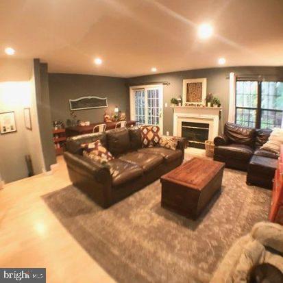 Foto principal - 259 Walnut Springs Ct