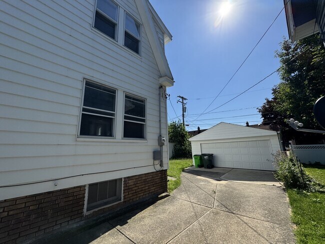 Foto del edificio - 4912 E 111th St