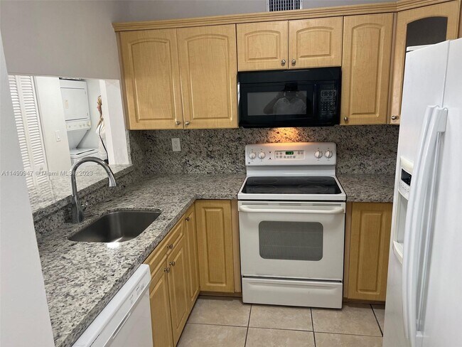 Foto del edificio - 8185 NW 7th St