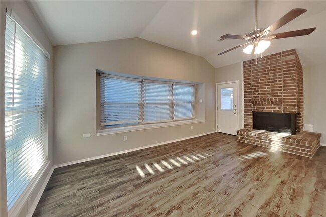 Foto del edificio - 1511 Miller Ave